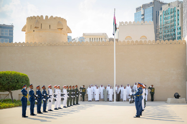 UAE President Raises Flag on Flag Day