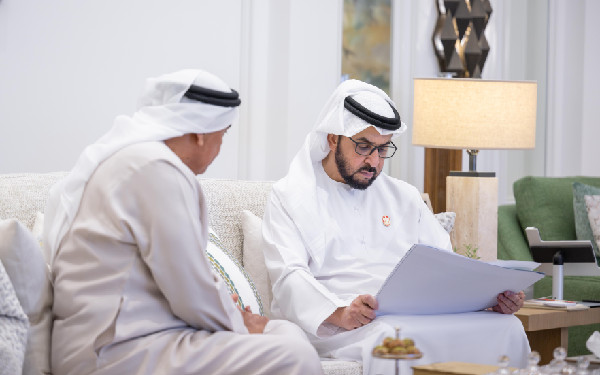 Hamdan bin Zayed Meets Zayed Charity Run Chairman