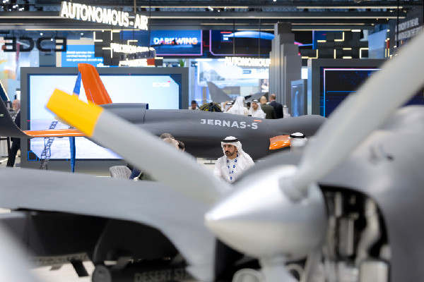 Hamdan bin Mohammed Meets Armenian Defense Minister