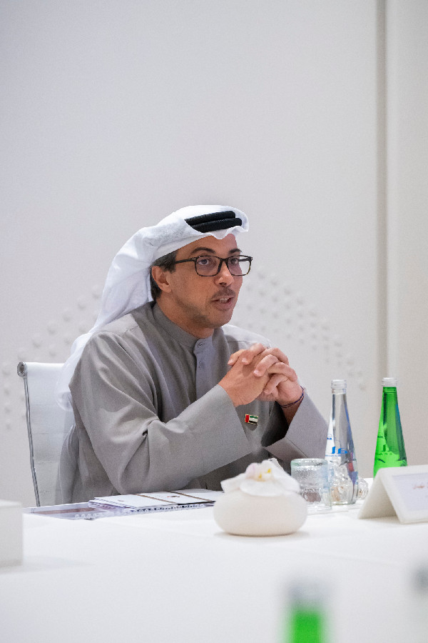 Mansour bin Zayed Meets Executive Council Secretaries