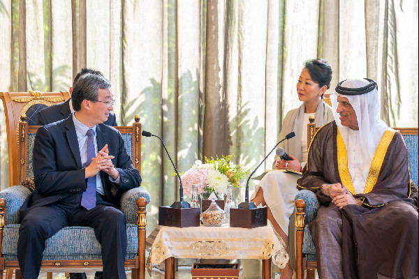 Saud bin Saqr Signs MoUs with Dongguan Delegation