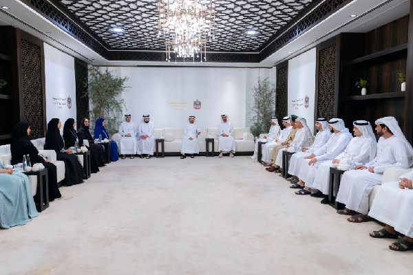 Hamdan bin Mohammed Meets AI Officers in Dubai