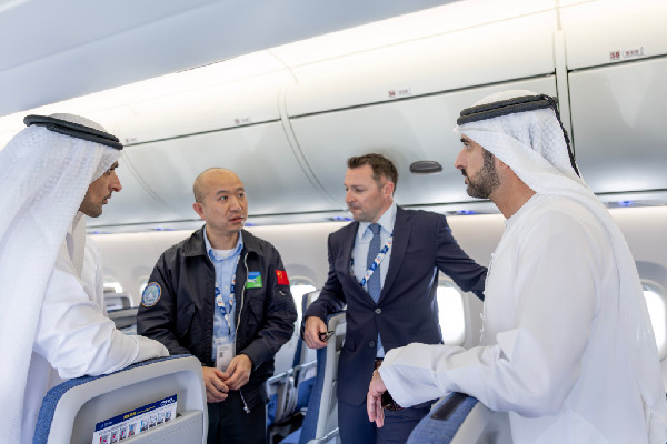 Hamdan bin Mohammed Visits Dubai Airshow 2025