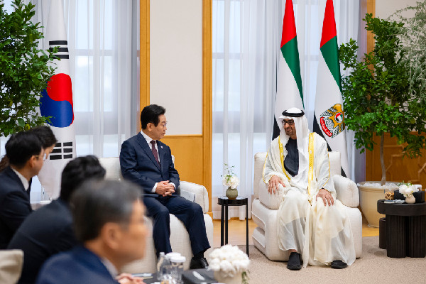 UAE and Korea Leaders Discuss Strategic Relations