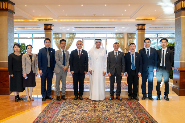 Saud bin Saqr Hosts Guangzhou University Delegation