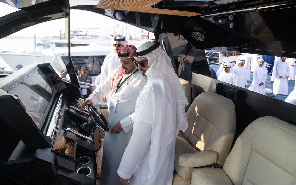 Sultan bin Hamdan Visits Abu Dhabi Boat Show