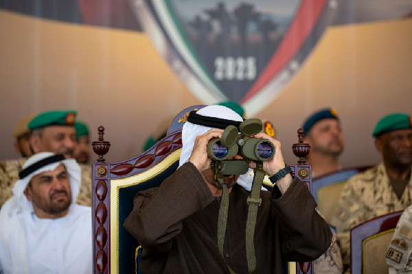 UAE and Bahrain Leaders Attend Military Exercise