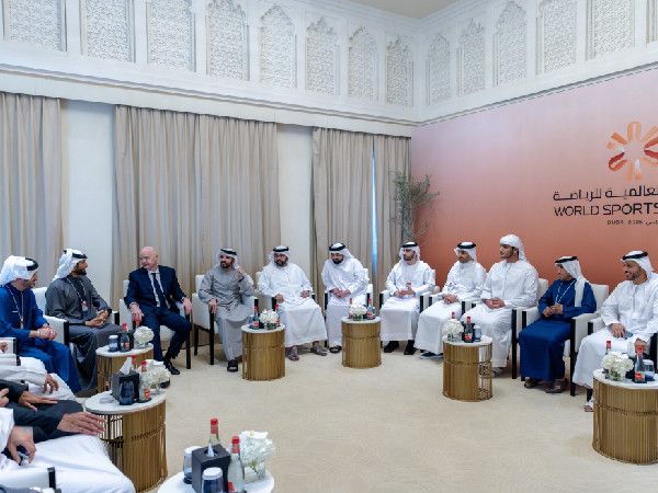 Hamdan Meets FIFA at Dubai Sports Summit