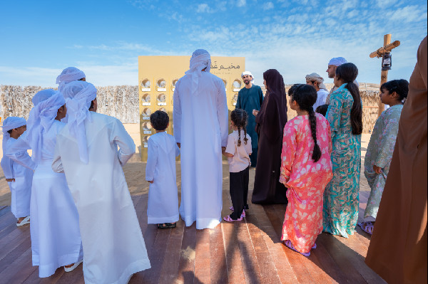 Ghamran Camp: Hamdan Observes Family Activities