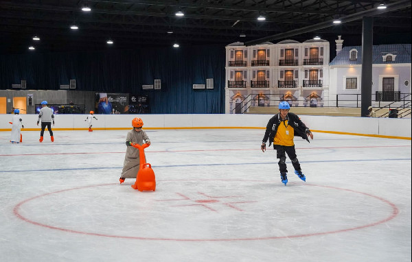 Wonderland Amusement Park Opens in Abu Dhabi