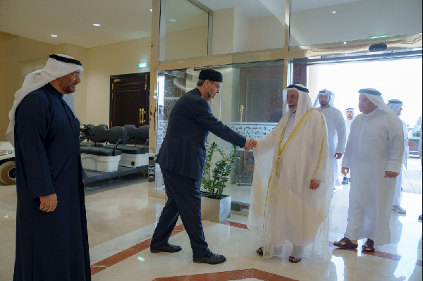 Sharjah Ruler honours winners of linguistic award