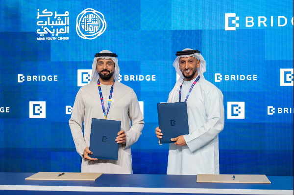 Arab Youth Centre Signs MoUs with BRIDGE and Visioneers