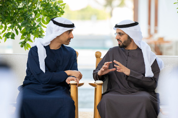 UAE President Hosts Kuwaiti Defence Minister