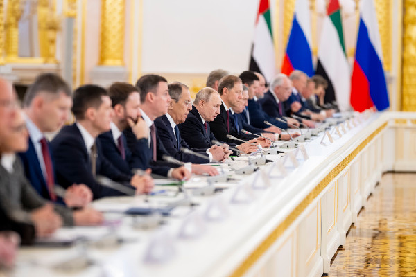 UAE Russia deepen ties in Moscow talks