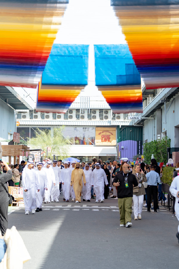 Mohammed bin Rashid Visits Quoz Arts Fest