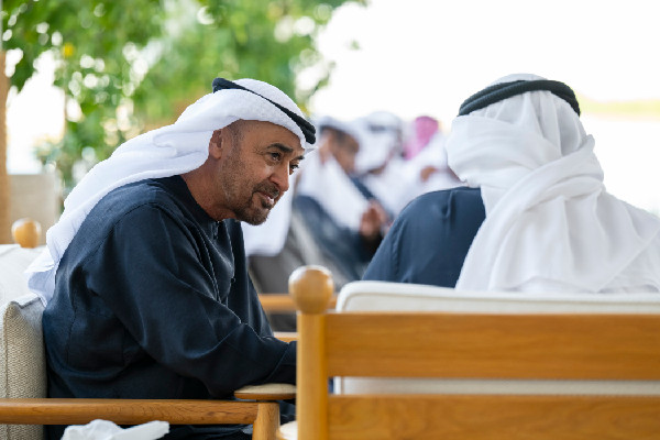 UAE President Hosts Kuwaiti Defence Minister