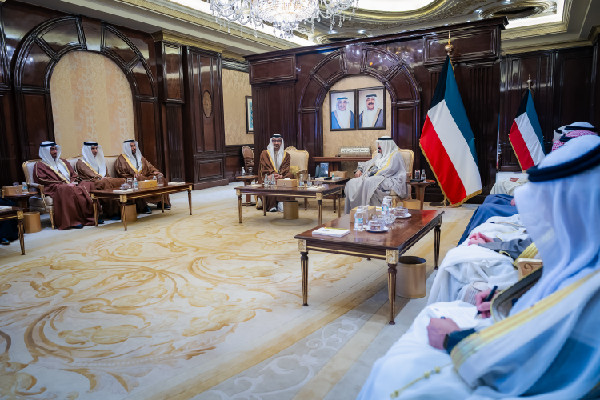 UAE Kuwait discuss deeper cooperation