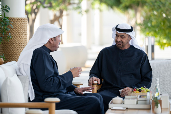 UAE President Hosts Kuwaiti Defence Minister