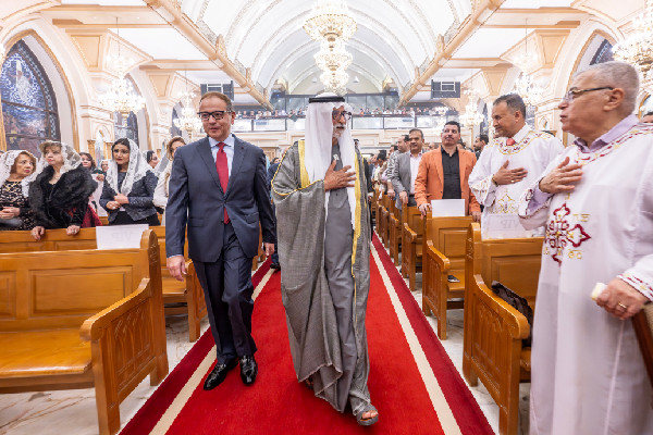 UAE Minister Attends Christmas in Abu Dhabi