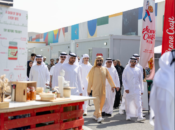 Mohammed bin Rashid Visits Quoz Arts Fest