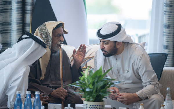 Hamdan bin Zayed Meets Al Dhafra Officials