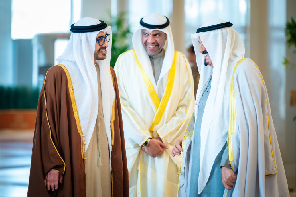 UAE Kuwait discuss deeper cooperation