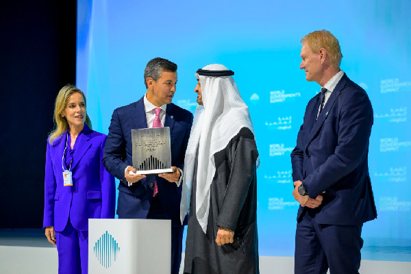 World Government Award to Paraguay President